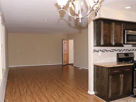 4th image of 5301 Yarmouth Ave Unit 20