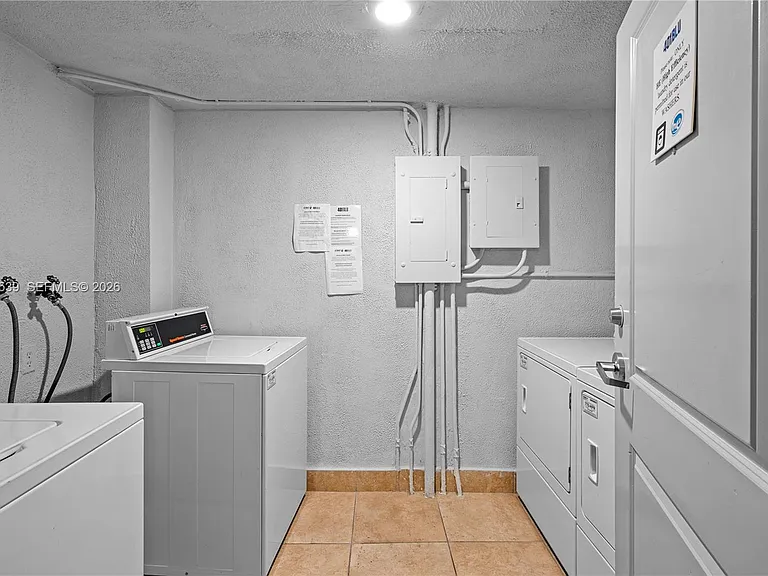401 69th St #Penthouse 101 — Photo 9