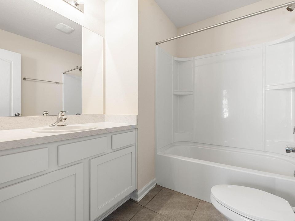 1st image of 575 Oakleaf Plantation Pkwy #207