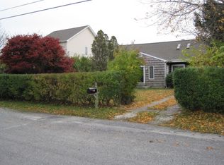 18 Heathcote Ct, Shirley, NY 11967