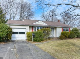 26 Libby Ave, Pompton Plains, NJ 07444