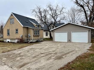 1133 6th St SW, Willmar, MN 56201