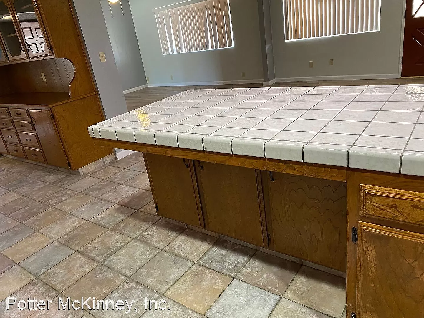 3 bed, 1867 sqft, $2,500 — Photo 4
