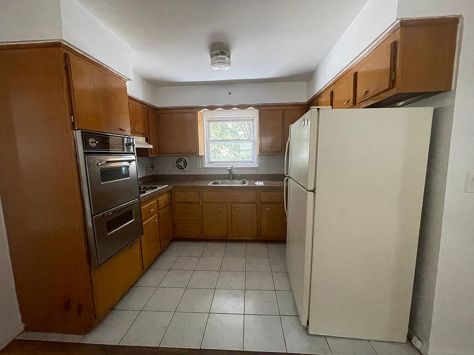 1st image of 1292 Waring Ave #2