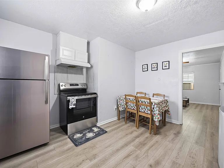 6726 Burkett St — Photo 3