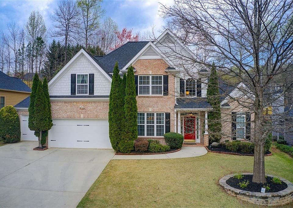 1st image of 205 Thorn Creek Way
