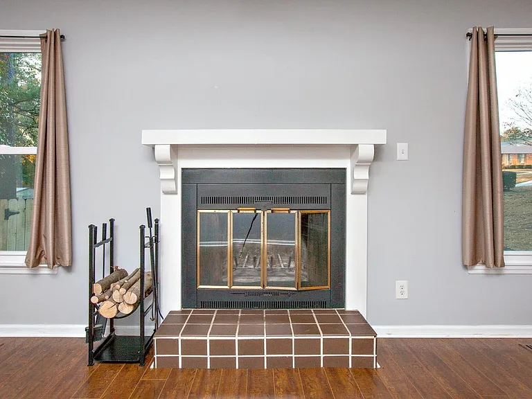 1819 Eichelberger Dr — Photo 35