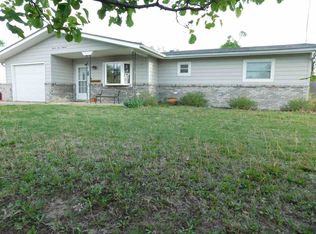 2400 Diane Dr, Dodge City, KS 67801