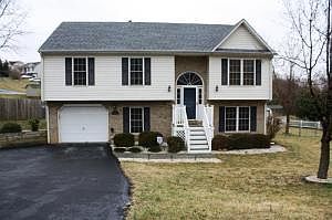 1st image of 4715 Meadow Crossing Ln NE