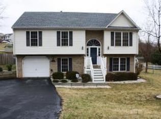 4715 Meadow Crossing Ln NE, Roanoke, VA 24019