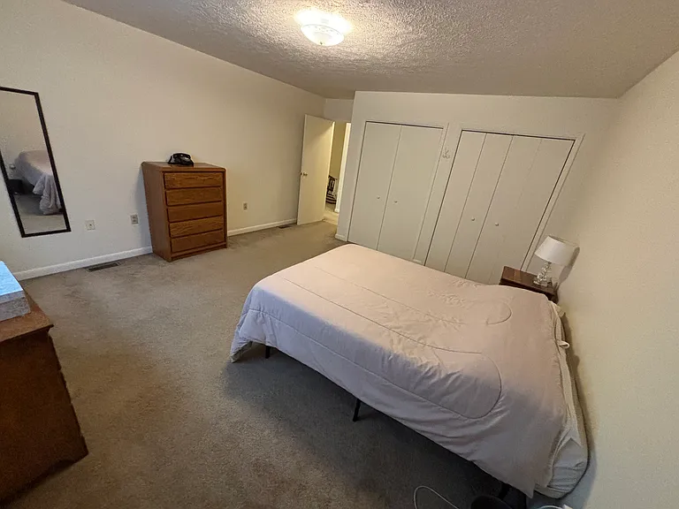 1110 Madison Ave #10 — Photo 6