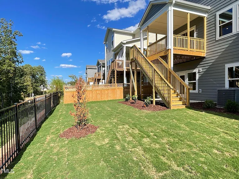 700 Sage Oak Ln — Photo 37