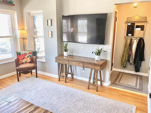 6937 N Hamilton Ave #1 — Photo 3