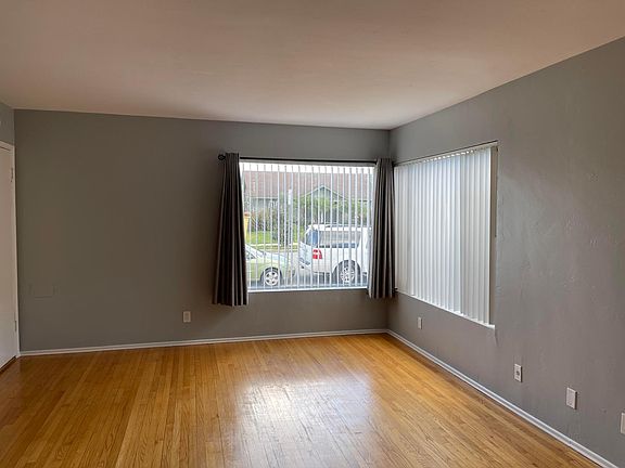 2nd image of 4646 Louisiana St