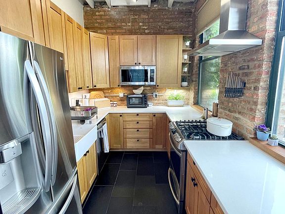 5th image of 1546 W Cortez St APT 3