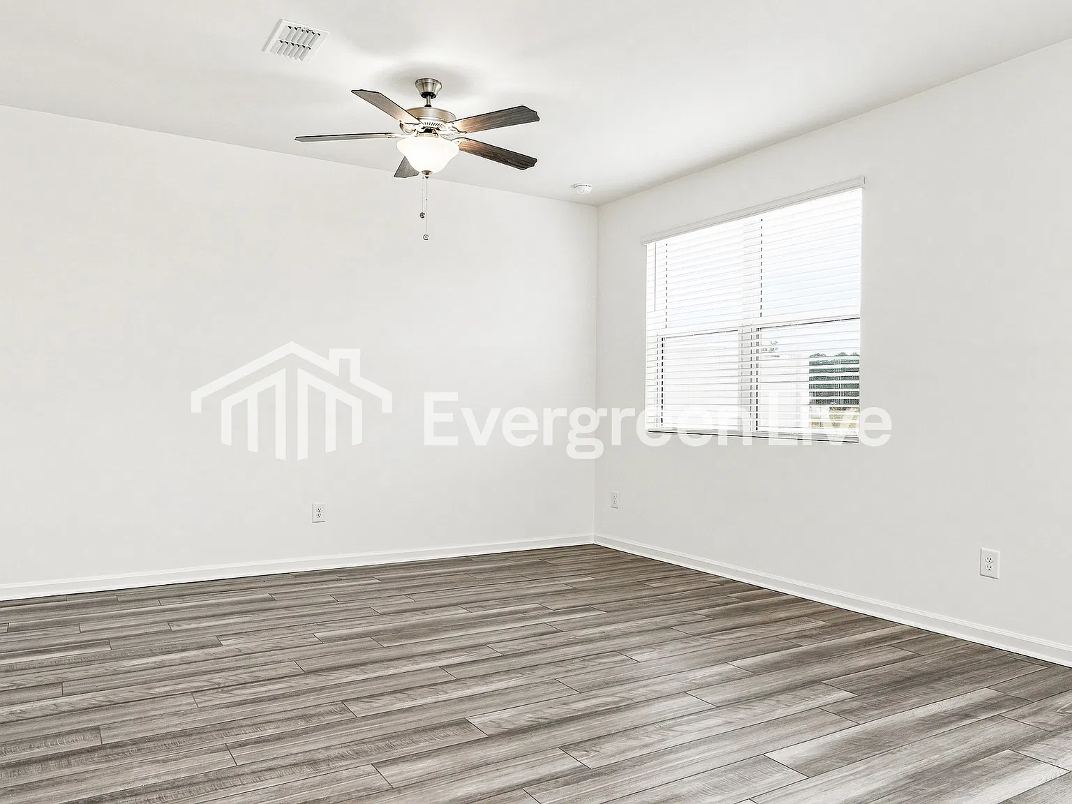 3 bed, 2.5 bath, 1421 sqft, $1,595 — Photo 4