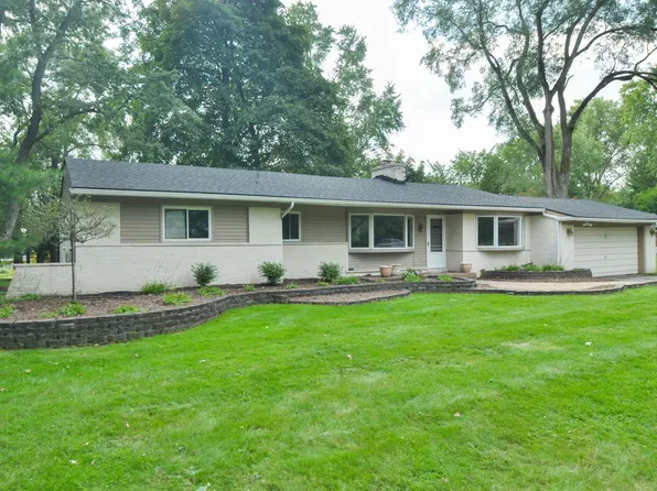 24605 Tudor Ln, Franklin, MI 48025