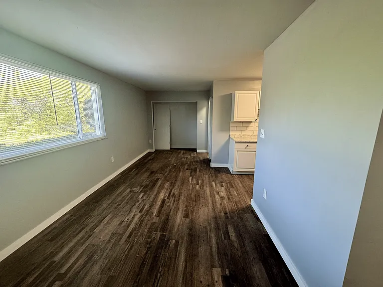 The Flats at Wilmington Pike — Photo 11