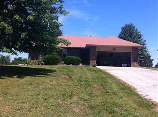 1355 W Mesa Dr, Nixa, MO 65714