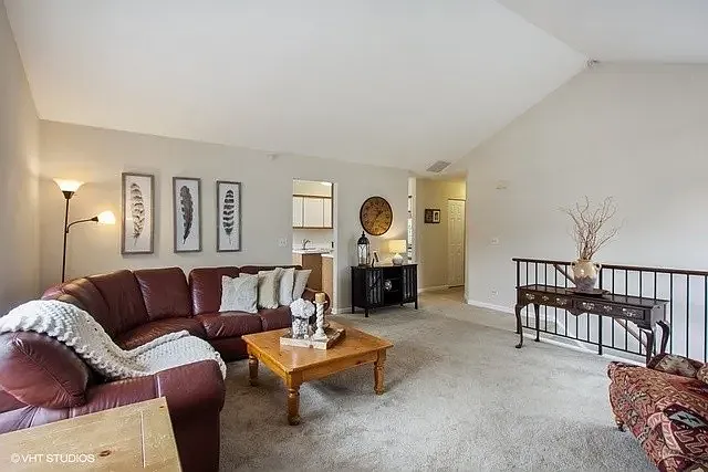 1249 Orleans Dr — Photo 11