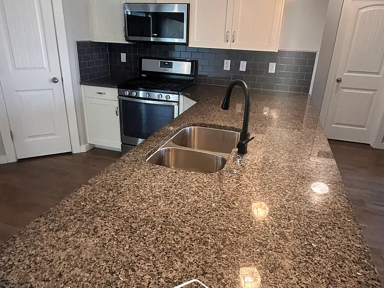 2070 Kelly Dr — Photo 5