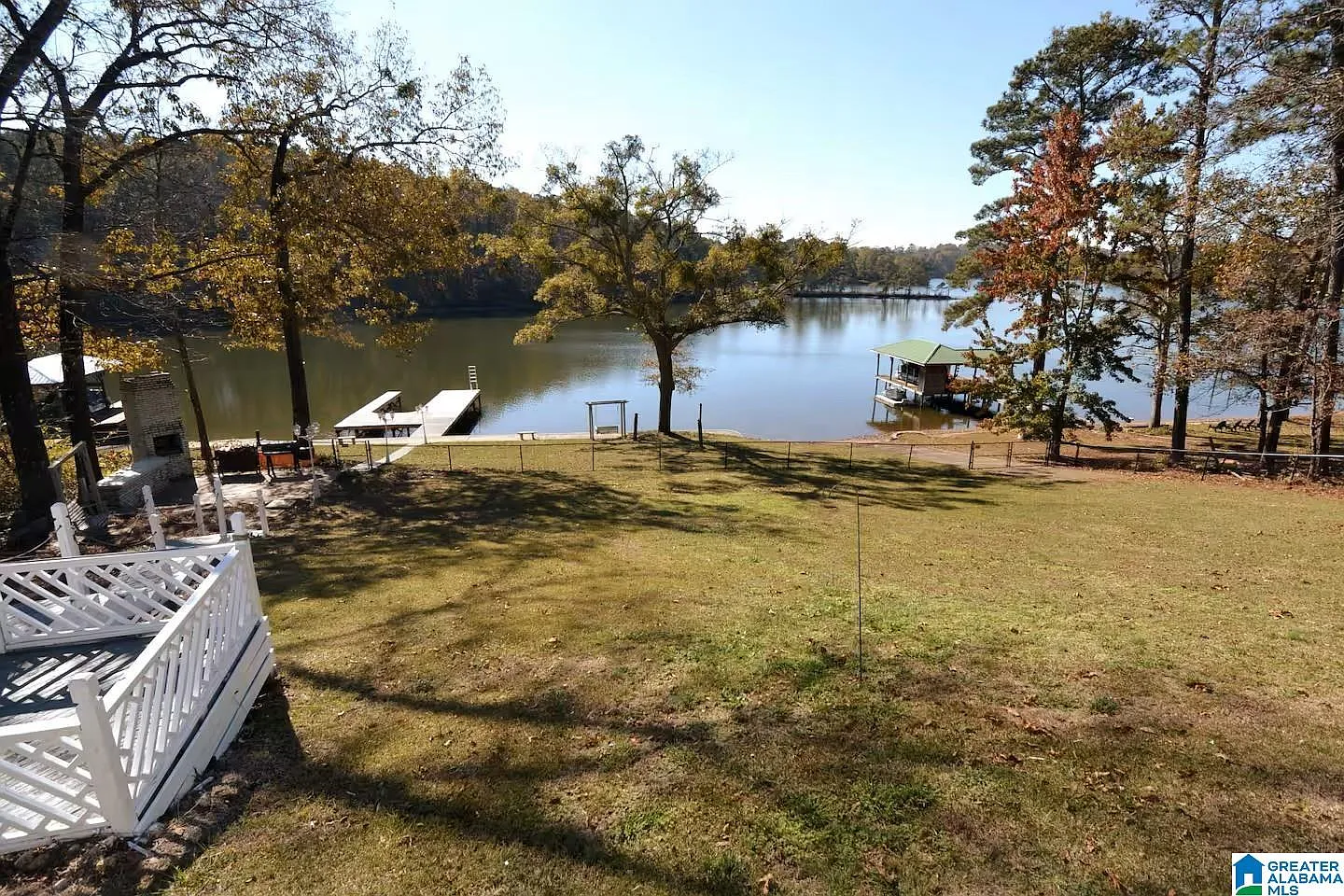 4 bed, 2.0 bath, 2444 sqft, $2,975 — Photo 2