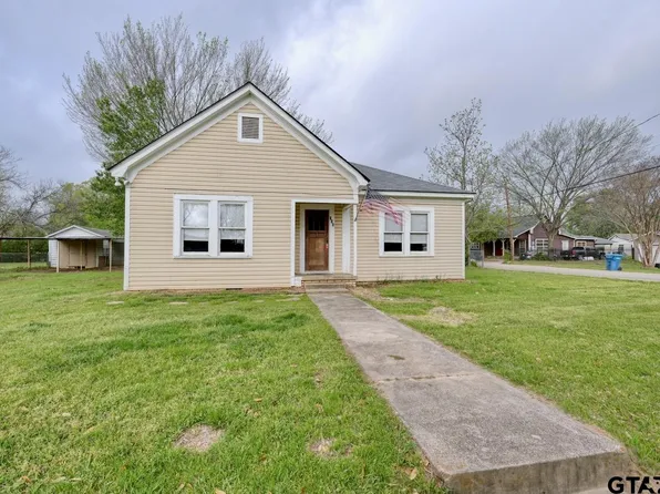 310 N Henry St, Lindale, TX 75771