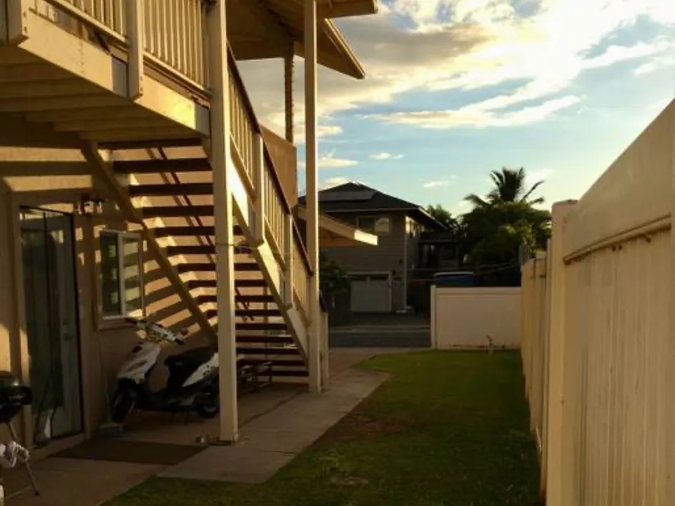 1915 Kaahele Pl