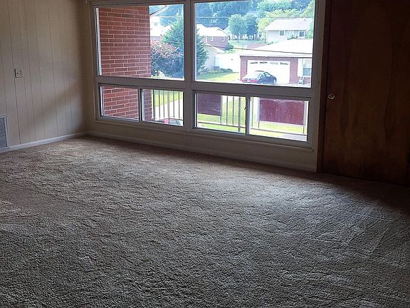 4th image of 3302 Parkway Dr