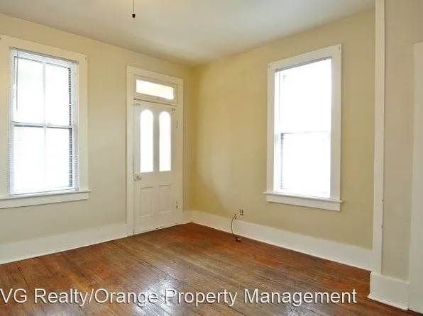 2518 S 26th St, Omaha, NE 68105