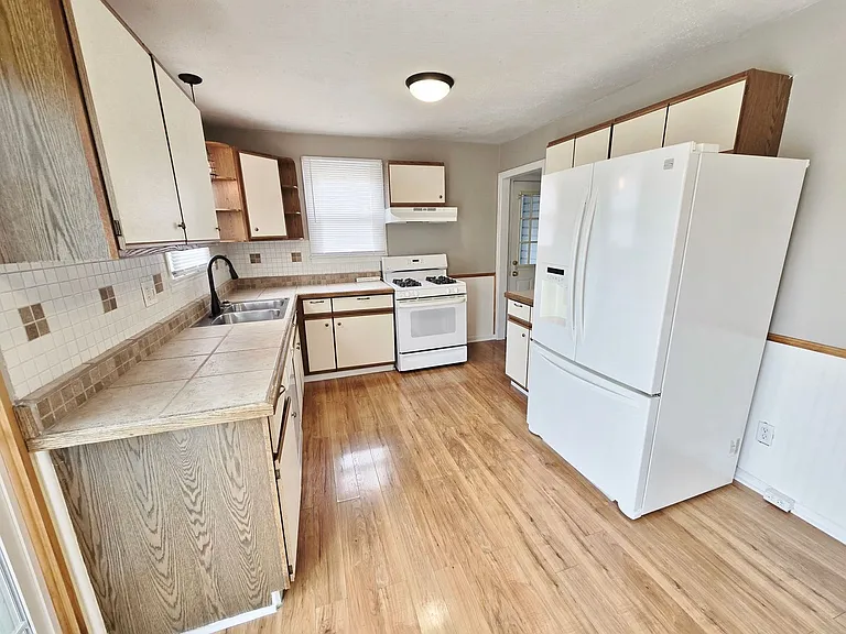 125 Grant Dr — Photo 9