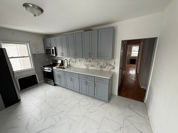 5th image of 11521 222nd St Floor 2