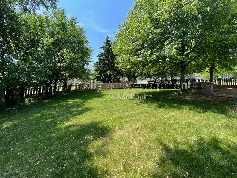 2805 Breckenridge Cir — Photo 36