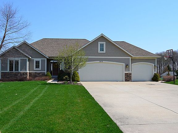 2nd image of 1870 Lester Ln