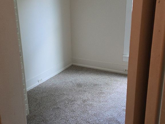 3rd image of 302 Blake St