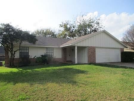 1st image of 401 Lumpkin Dr