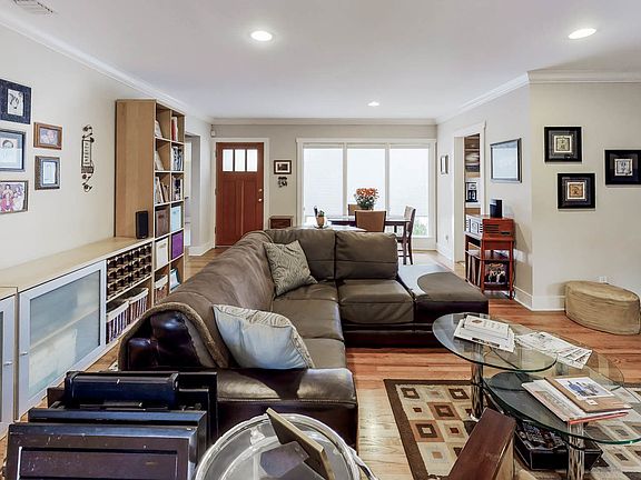 4th image of 7401 Oak Park Ave
