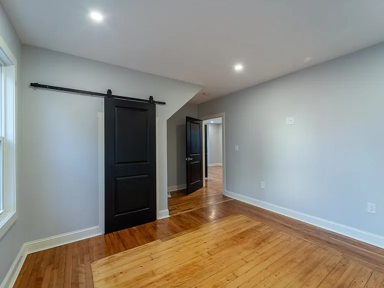 72 Florence St #1 — Photo 11