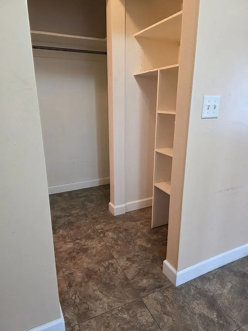 913 Riverview Avenue — Photo 3