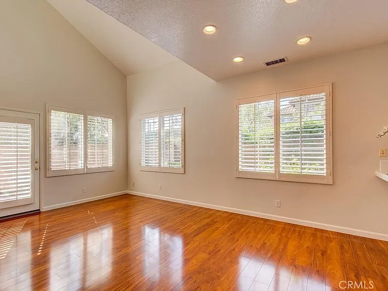 196 Cherrybrook Ln — Photo 2