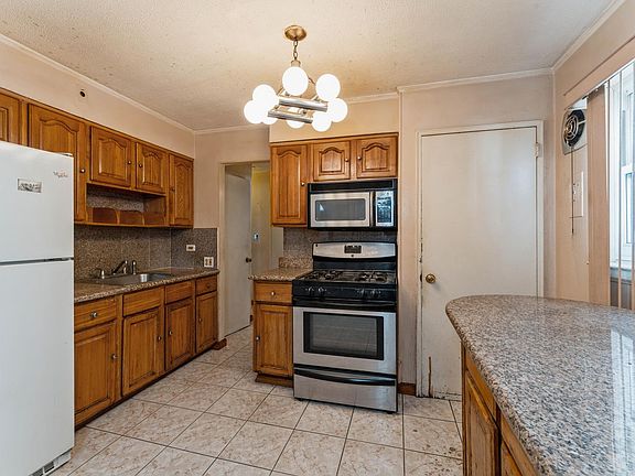 3rd image of 202-15 45th Dr