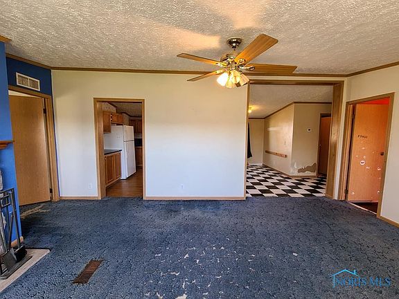 5th image of 1912 Woodridge Cres