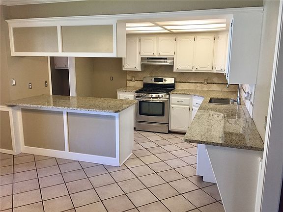 5th image of 1108 NE 9th Ct