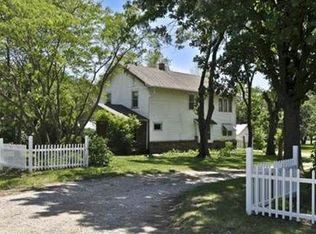 19909 Parallel Rd, Tonganoxie, KS 66086