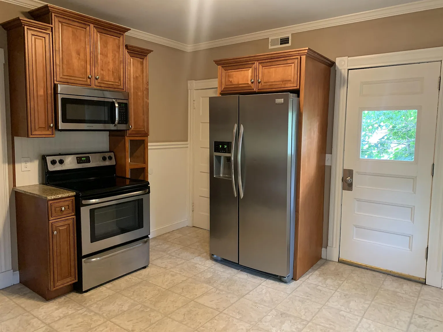 22 Hooker Avenue - 1 — Photo 4