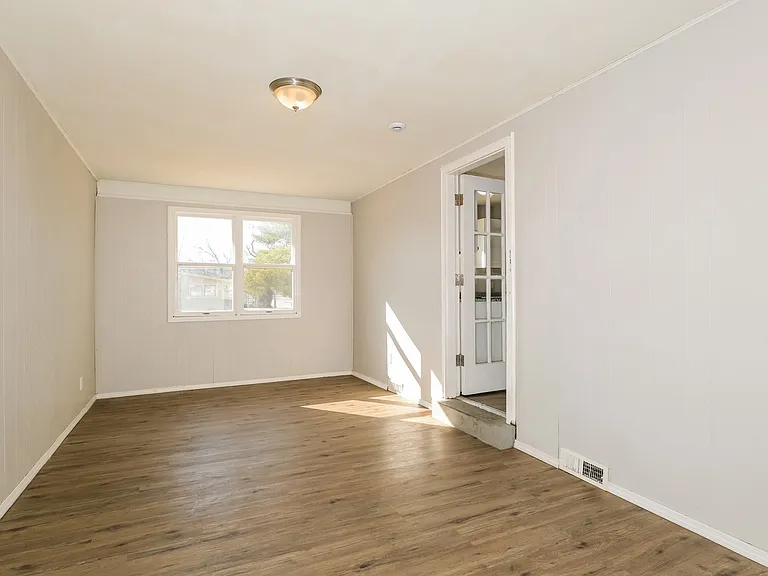 490455_019_dining_room_13576975.jpg