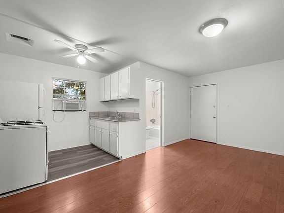 4th image of 7509 Santa Monica Blvd Ste 2