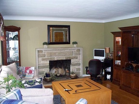 2nd image of 1085 Alnetta Dr
