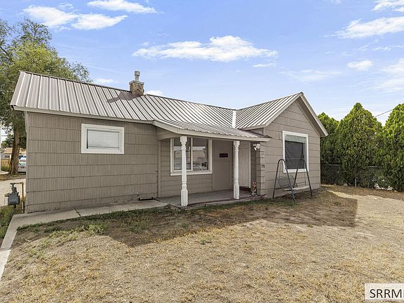 2nd image of 270 1st St