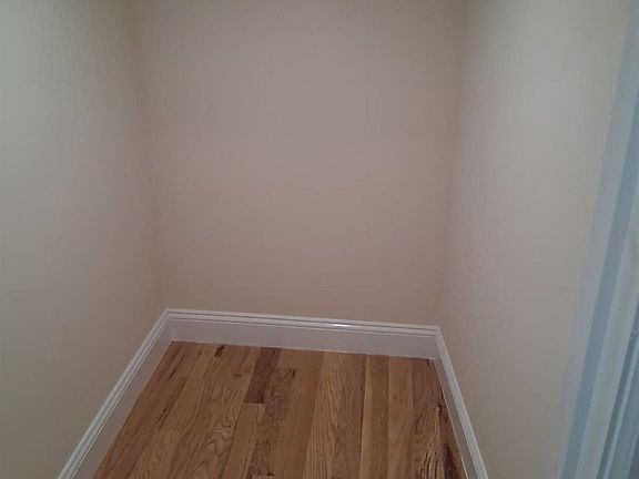 5th image of 601 E 226th Street
